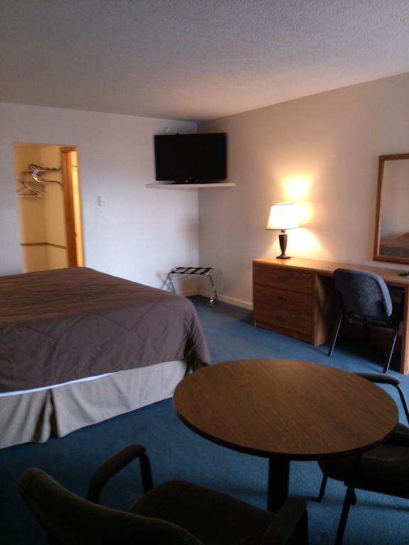 High Chaparral Inn Rocky Ford Номер фото