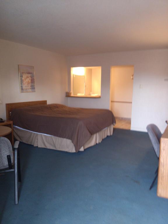 High Chaparral Inn Rocky Ford Номер фото